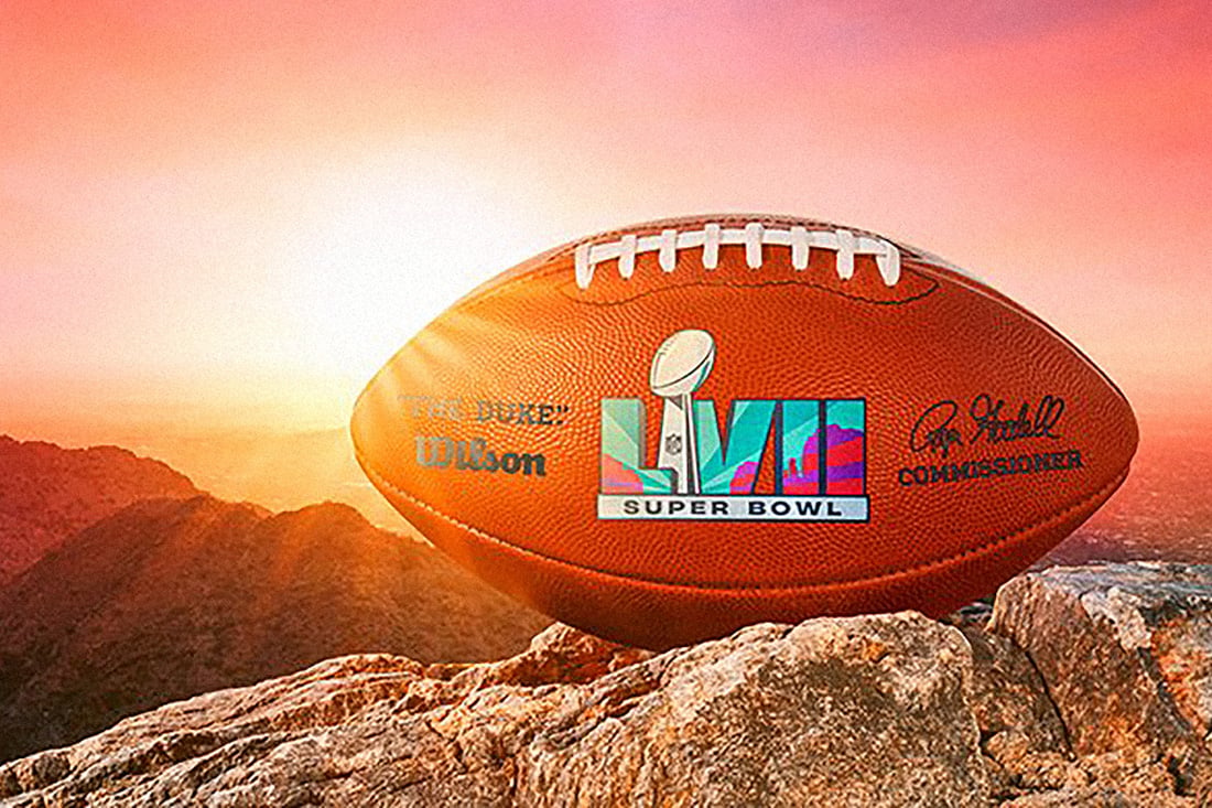 503 Super Bowl Sunday Images, Stock Photos & Vectors