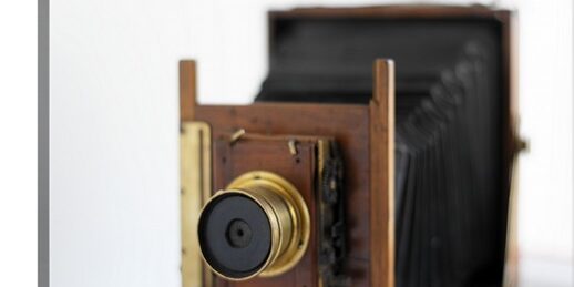 -old-fashioned-camera,